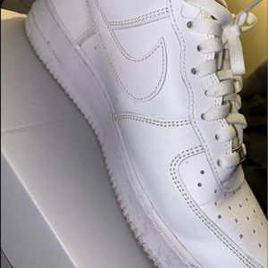 MEN NIKE AIR FORCE 1’s (LOW)